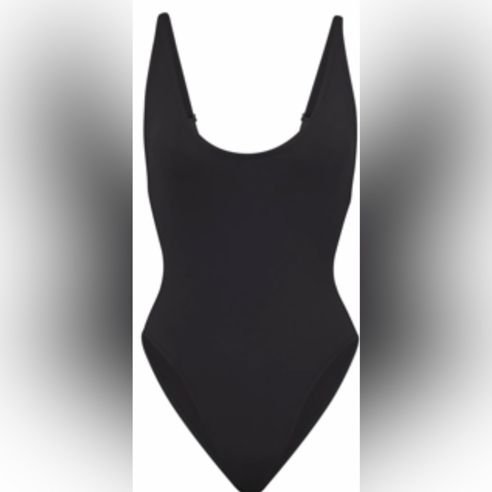 NWT SKIMS Scoop Neck One-piece swimsuit